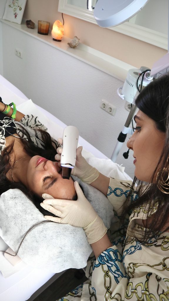 Skin Scrubber Gesichtsbehandlung, Gesichtsreinigung bei Goharsbeautywelt