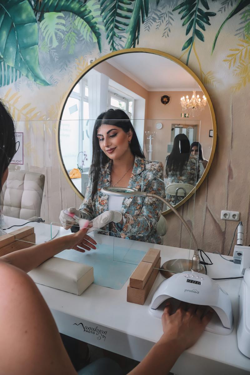 Goharsbeautwelt Nagelmaniküre